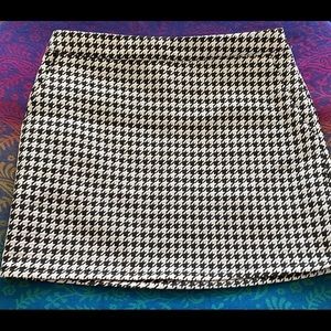 Forever 21 houndstooth mini skirt